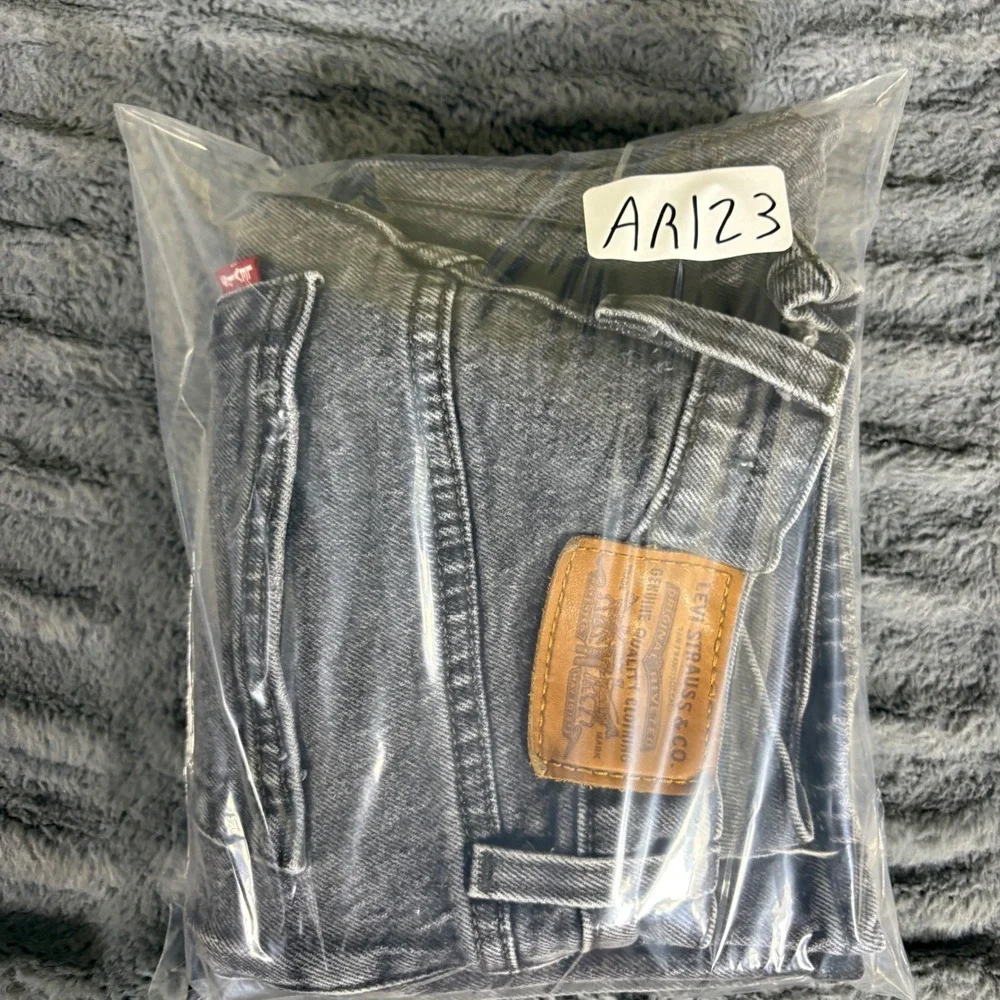 Levis Premium measurements waist